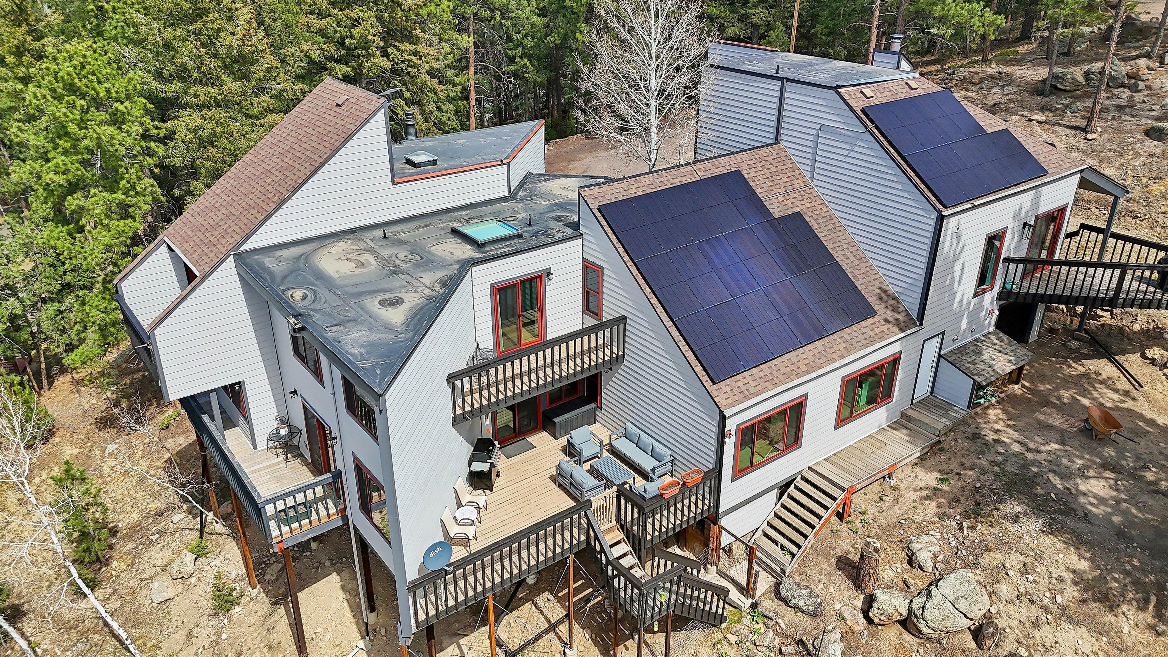  Experience Refined Mid-Century Inspired Mountain Living on 3.37 Acres - 物件實景