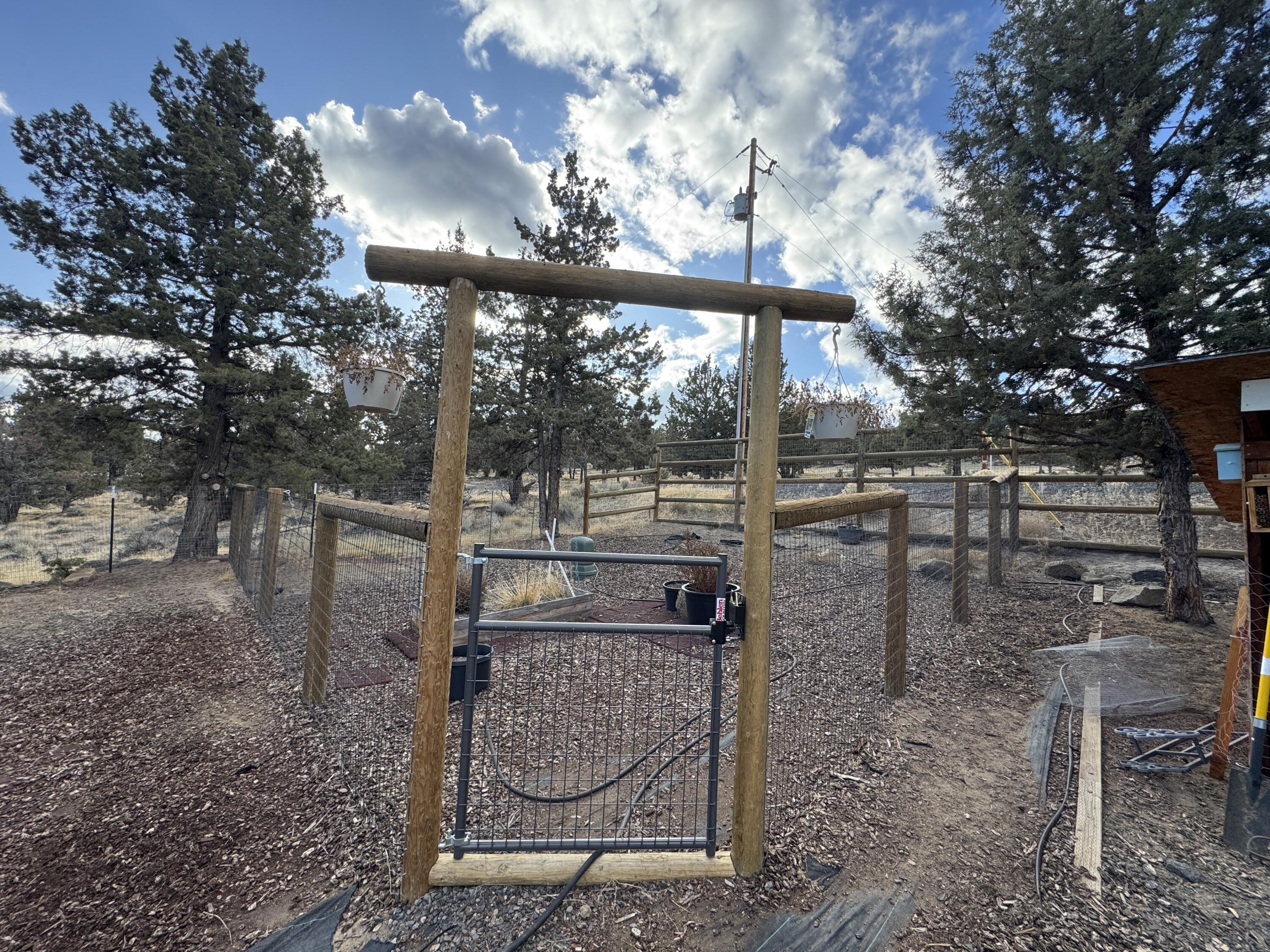 Bend, Oregon, 97703, United States, 3 Bedrooms Bedrooms, ,2 BathroomsBathrooms,Residential,For Sale,2005740