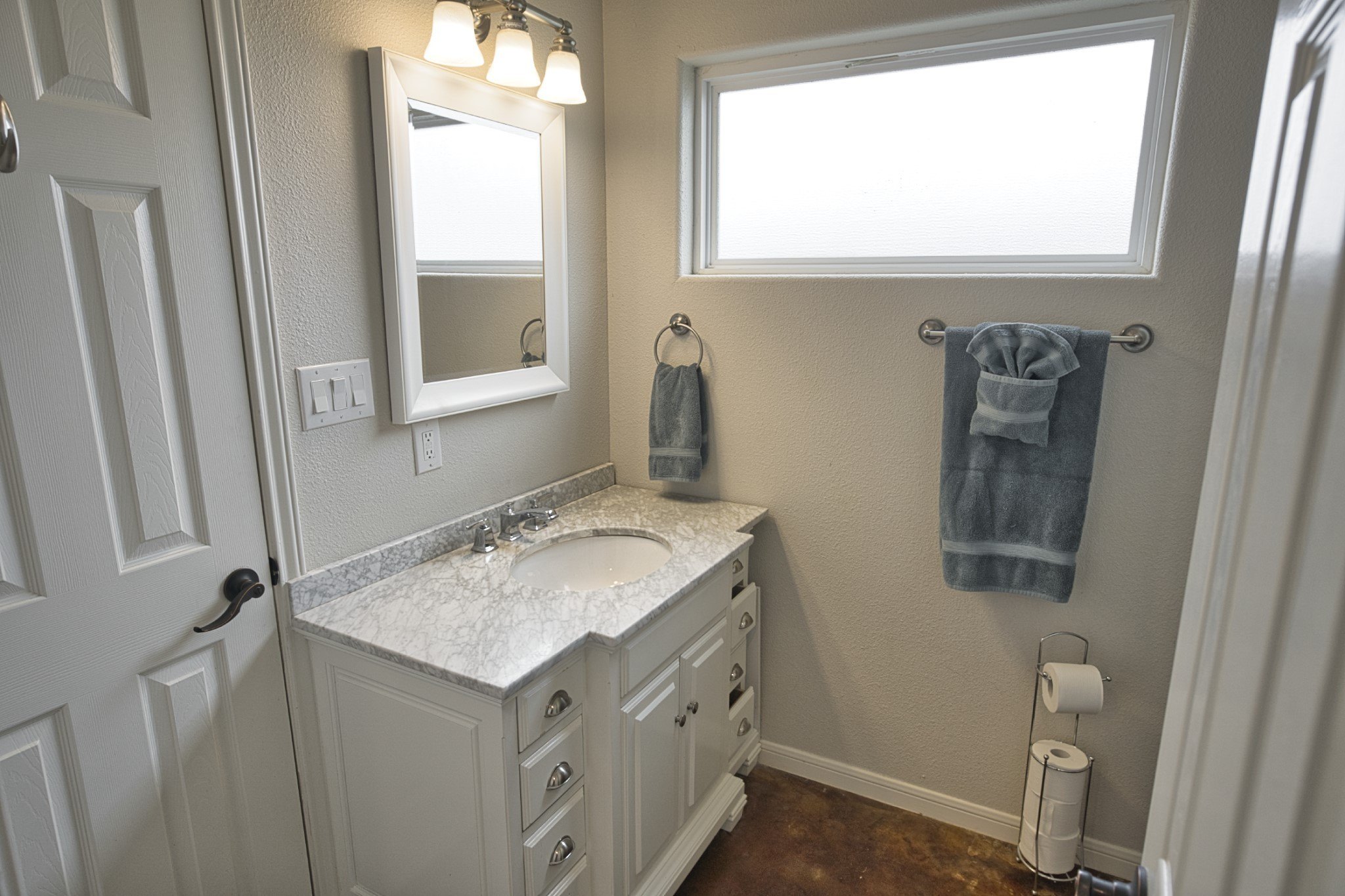 Brazoria, Texas, 77422, United States, 6 Bedrooms Bedrooms, ,6 BathroomsBathrooms,Residential,For Sale,1978625