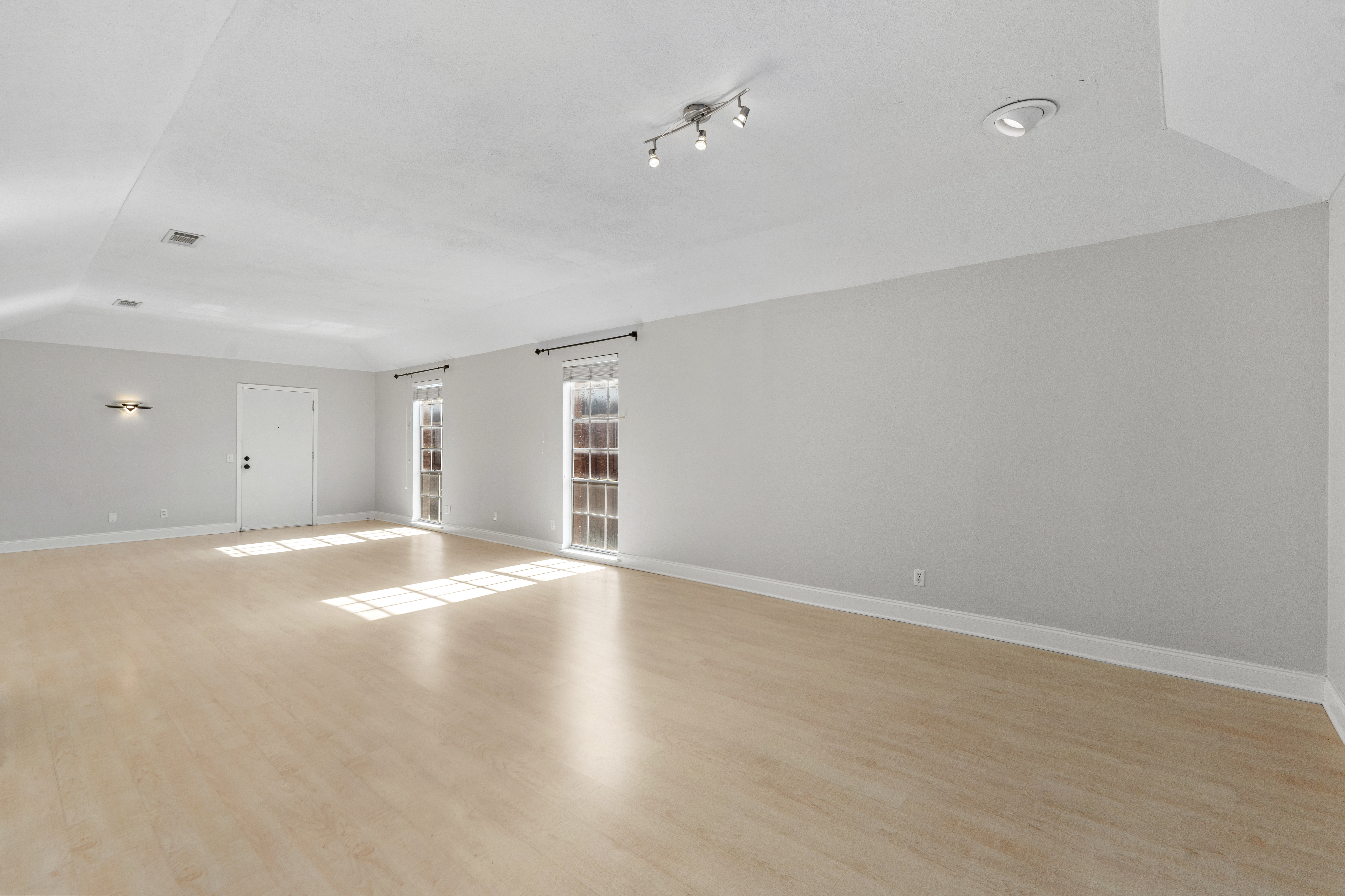 8033 North New Braunfels Avenue, San Antonio, TX 78209 - 物件實景