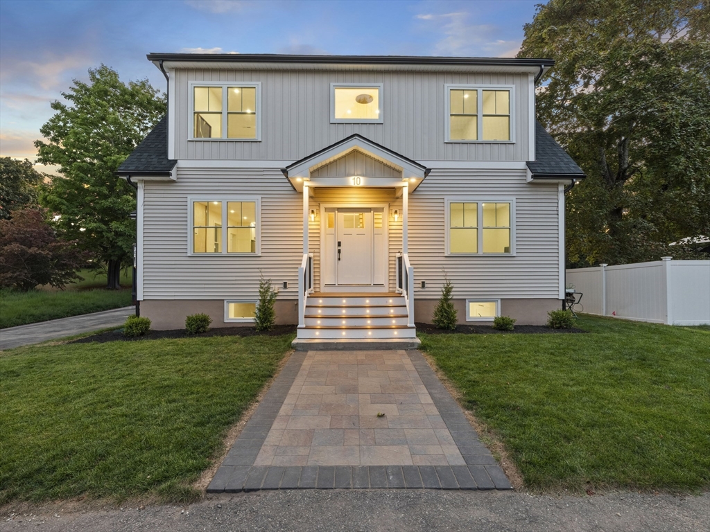 Wakefield, Massachusetts, 01880, United States, 4 Bedrooms Bedrooms, ,5 BathroomsBathrooms,Residential,For Sale,1938527