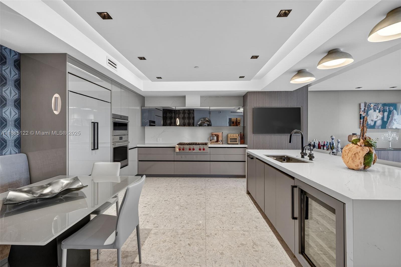 Aventura, Florida, 33160, United States, 3 Bedrooms Bedrooms, ,4 BathroomsBathrooms,Residential,For Sale,1942054