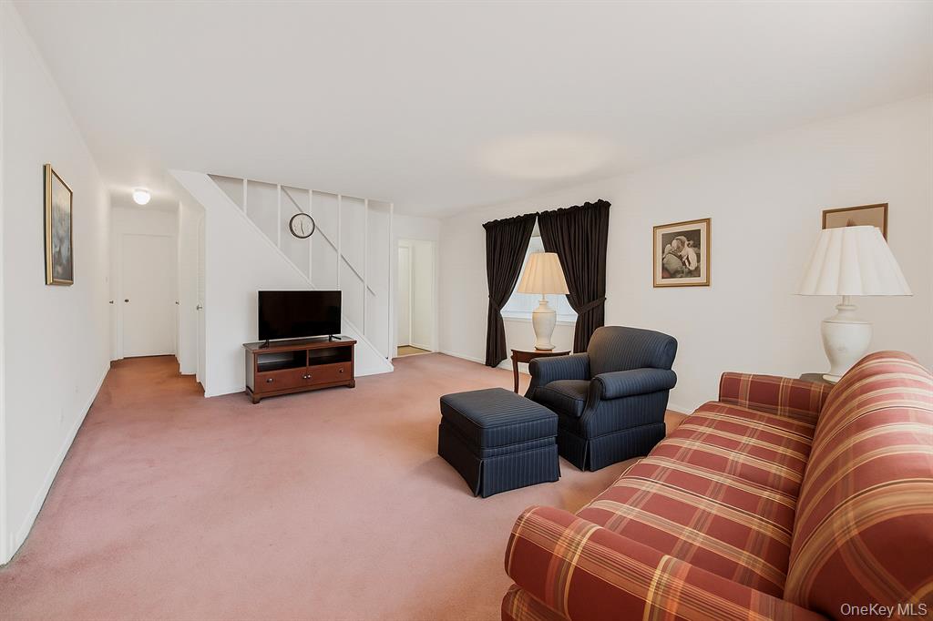 Yonkers, New York, 10710, United States, 3 Bedrooms Bedrooms, ,1 BathroomBathrooms,Residential,For Sale,1976083