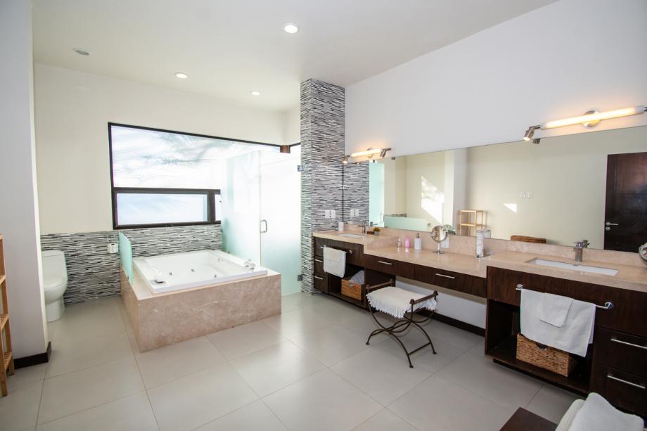 Jocotepec, Jalisco, 45820, Mexico, 10 Bedrooms Bedrooms, ,10 BathroomsBathrooms,Residential,For Sale,1714289