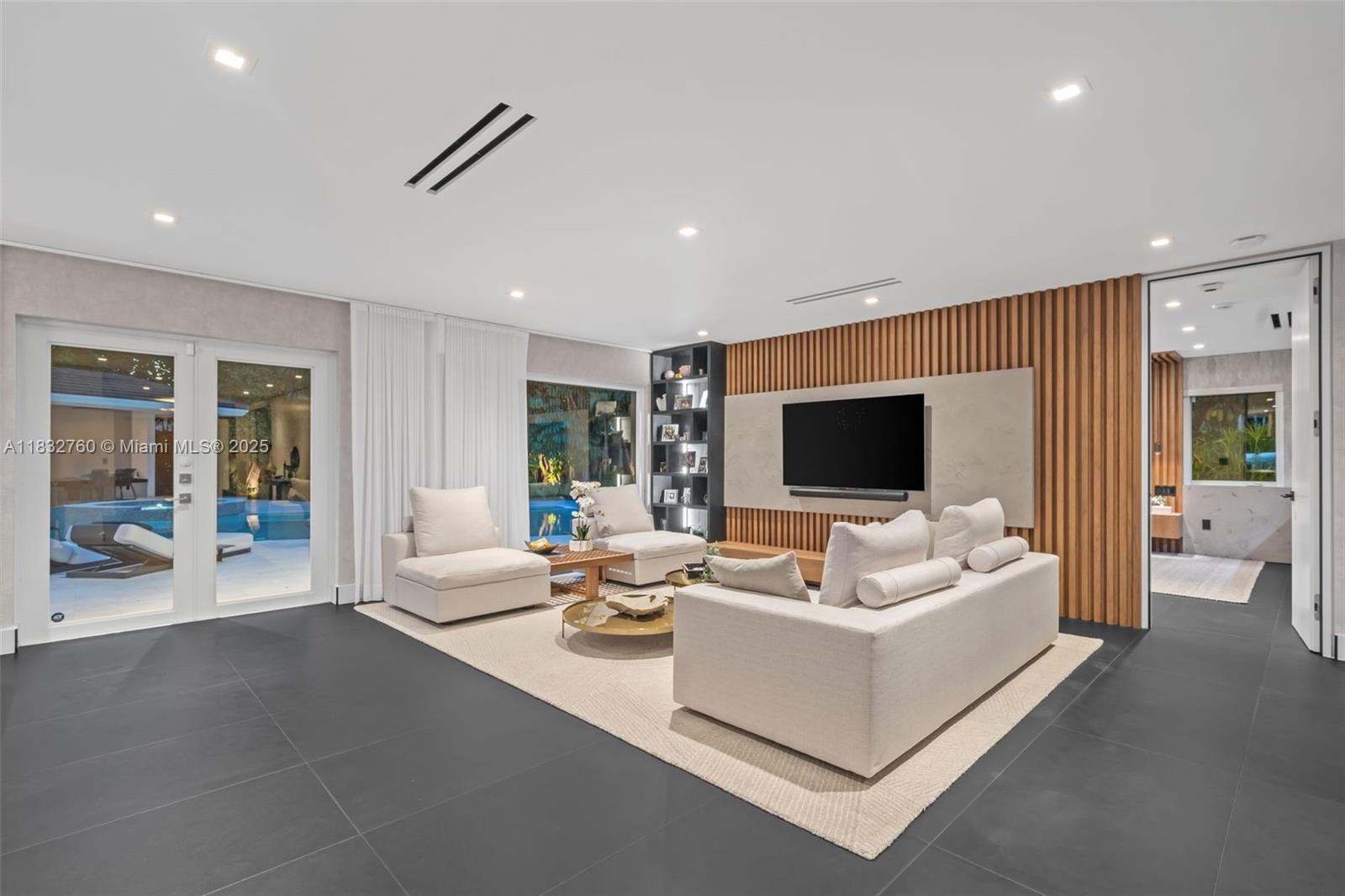 Miami, Florida, 33137, United States, 4 Bedrooms Bedrooms, ,5 BathroomsBathrooms,Residential,For Sale,1883564