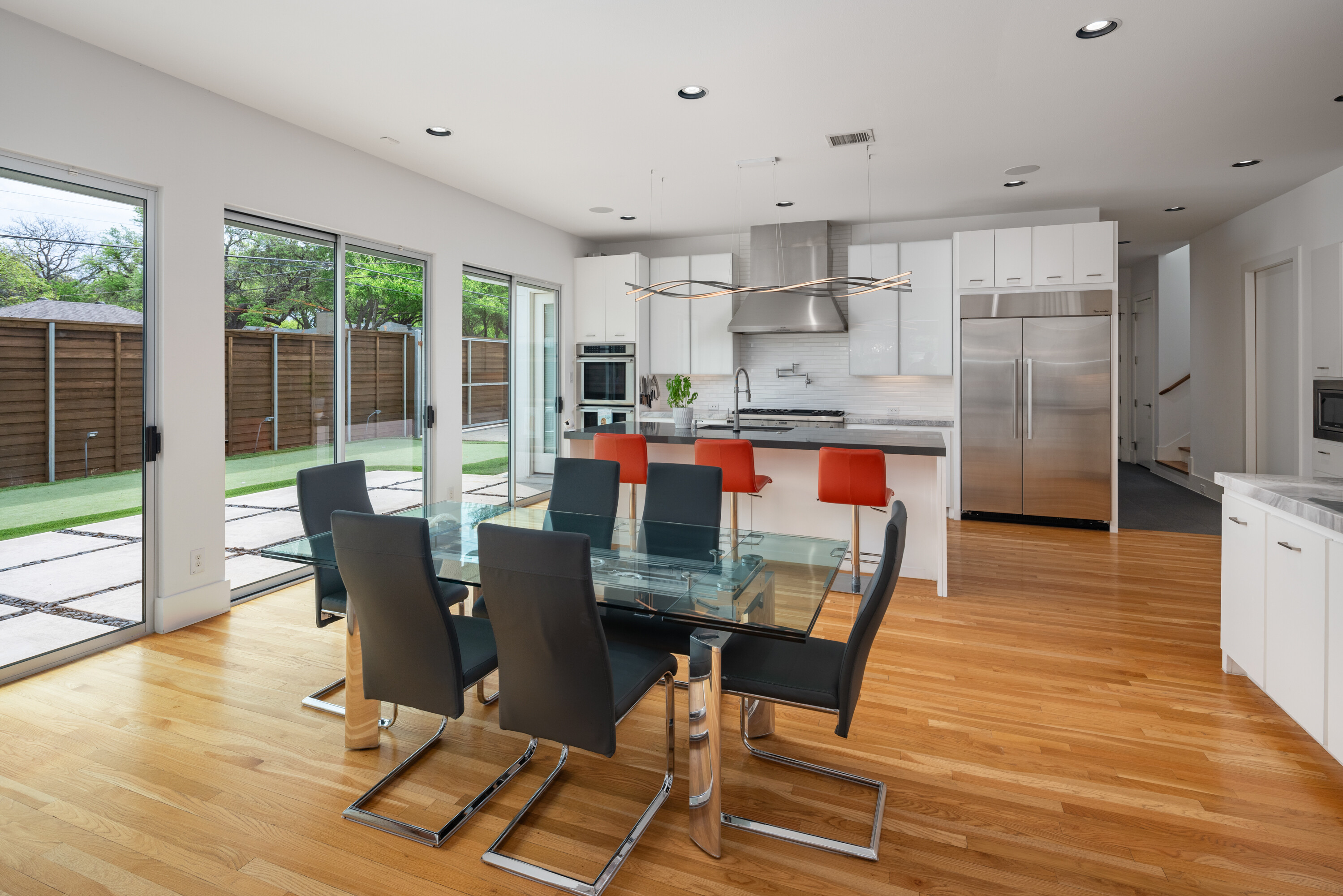  Modern, Distinctive, and Thoughtfully Designed in Melshire Estates - 物件實景