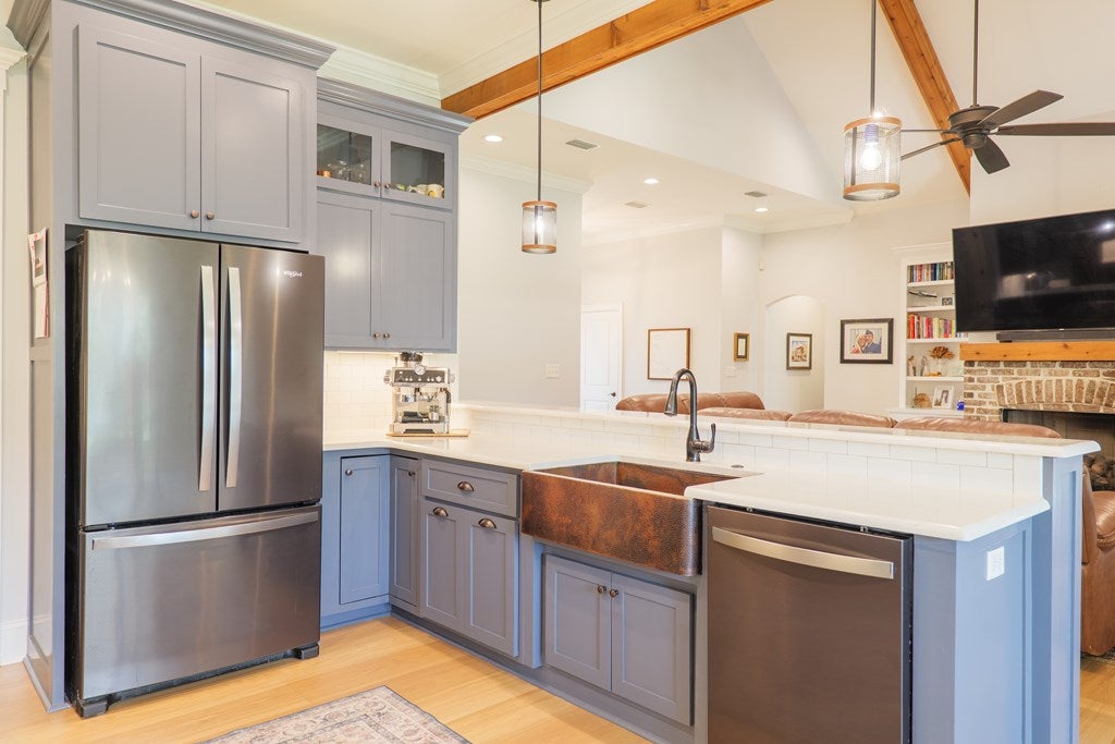 Valdosta, Georgia, 31601, United States, 4 Bedrooms Bedrooms, ,3 BathroomsBathrooms,Residential,For Sale,1991000