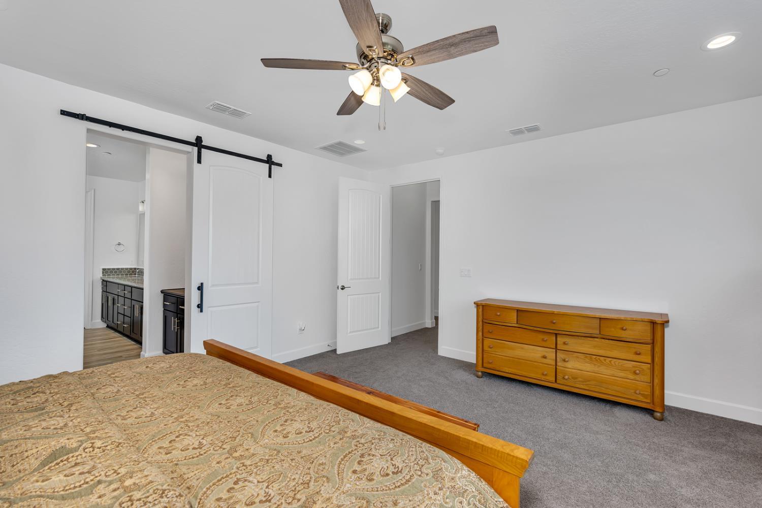 Madera, California, 93636, United States, 4 Bedrooms Bedrooms, ,4 BathroomsBathrooms,Residential,For Sale,1938347