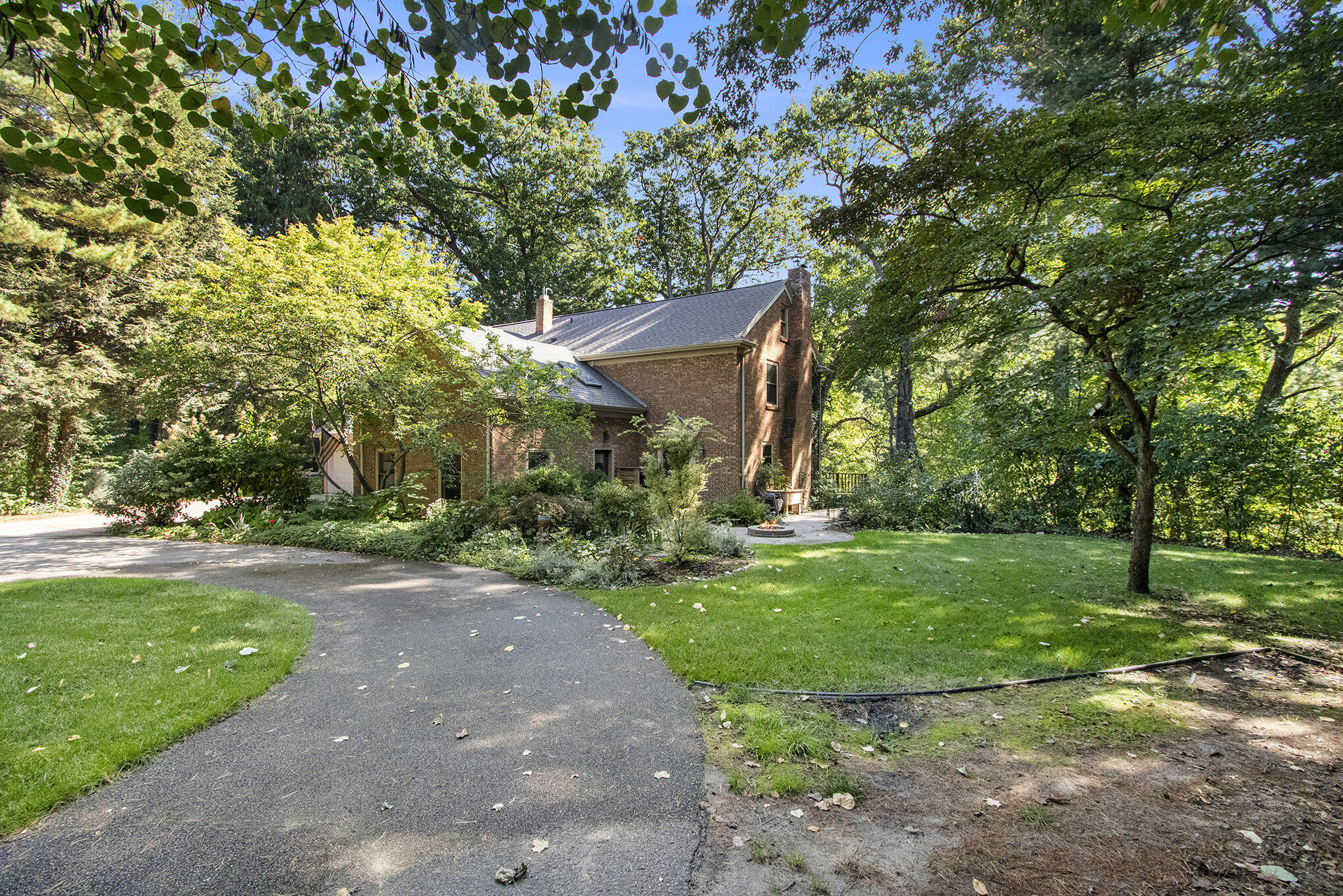 St. Joseph, Michigan, 49085, United States, 5 Bedrooms Bedrooms, ,4 BathroomsBathrooms,Residential,For Sale,1960550