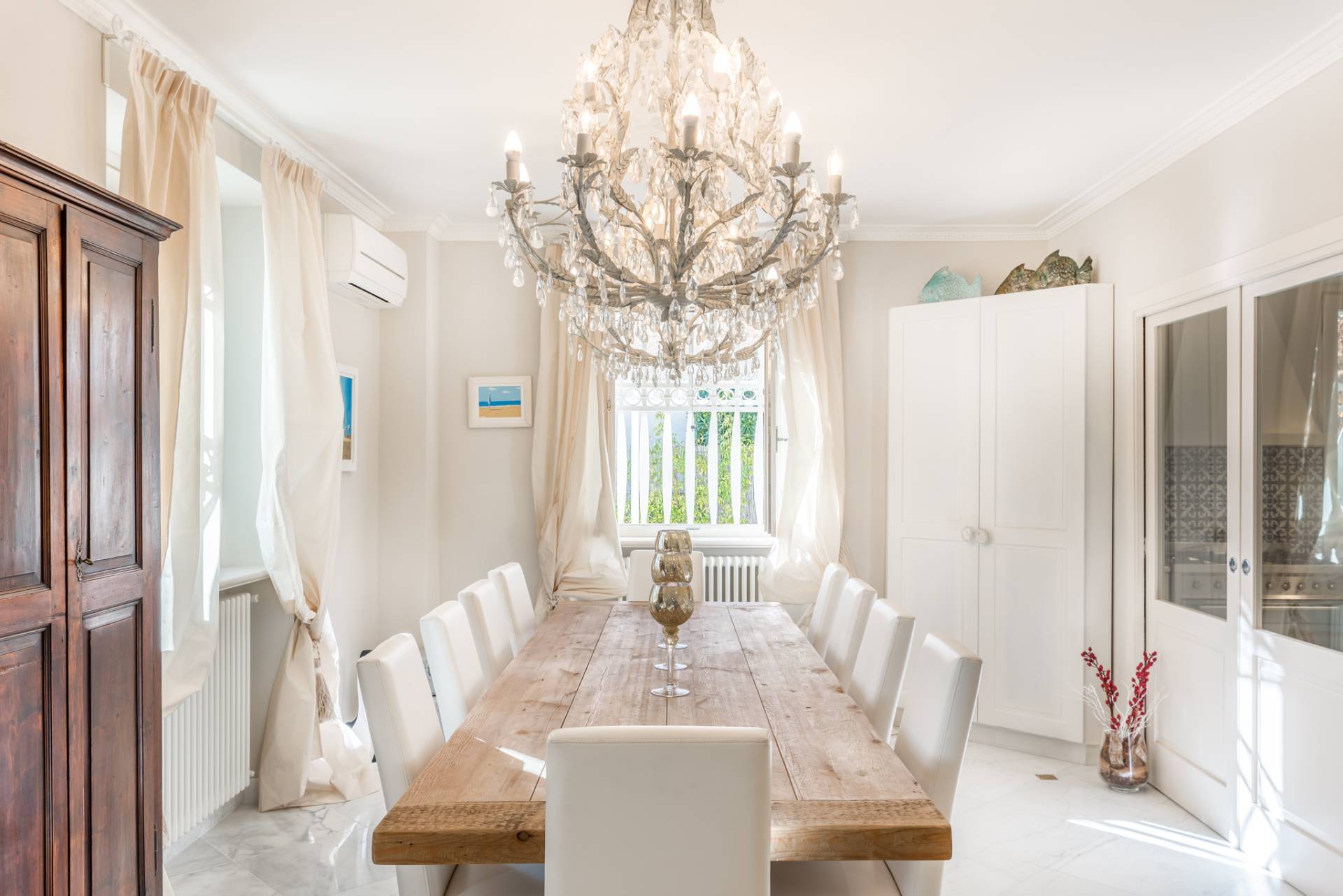 Via Piave, Forte dei Marmi, Lucca, 55042, IT, 4 Bedrooms Bedrooms, ,4 BathroomsBathrooms,Residential,For Sale,Via Piave,1630004