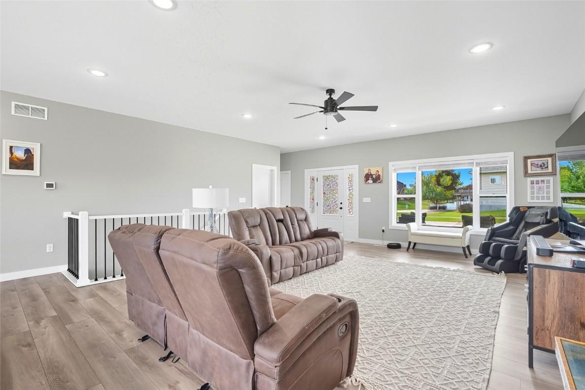 Solon, Iowa, 52333, United States, 4 Bedrooms Bedrooms, ,3 BathroomsBathrooms,Residential,For Sale,1975943