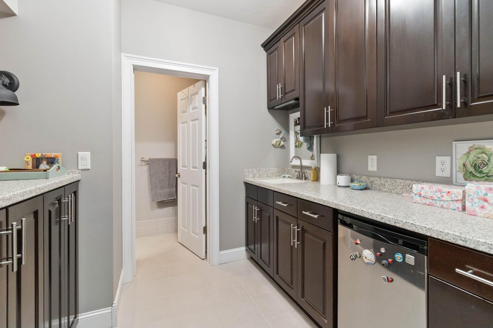 Somerset, Kentucky, 42503, United States, 6 Bedrooms Bedrooms, ,5 BathroomsBathrooms,Residential,For Sale,1835271