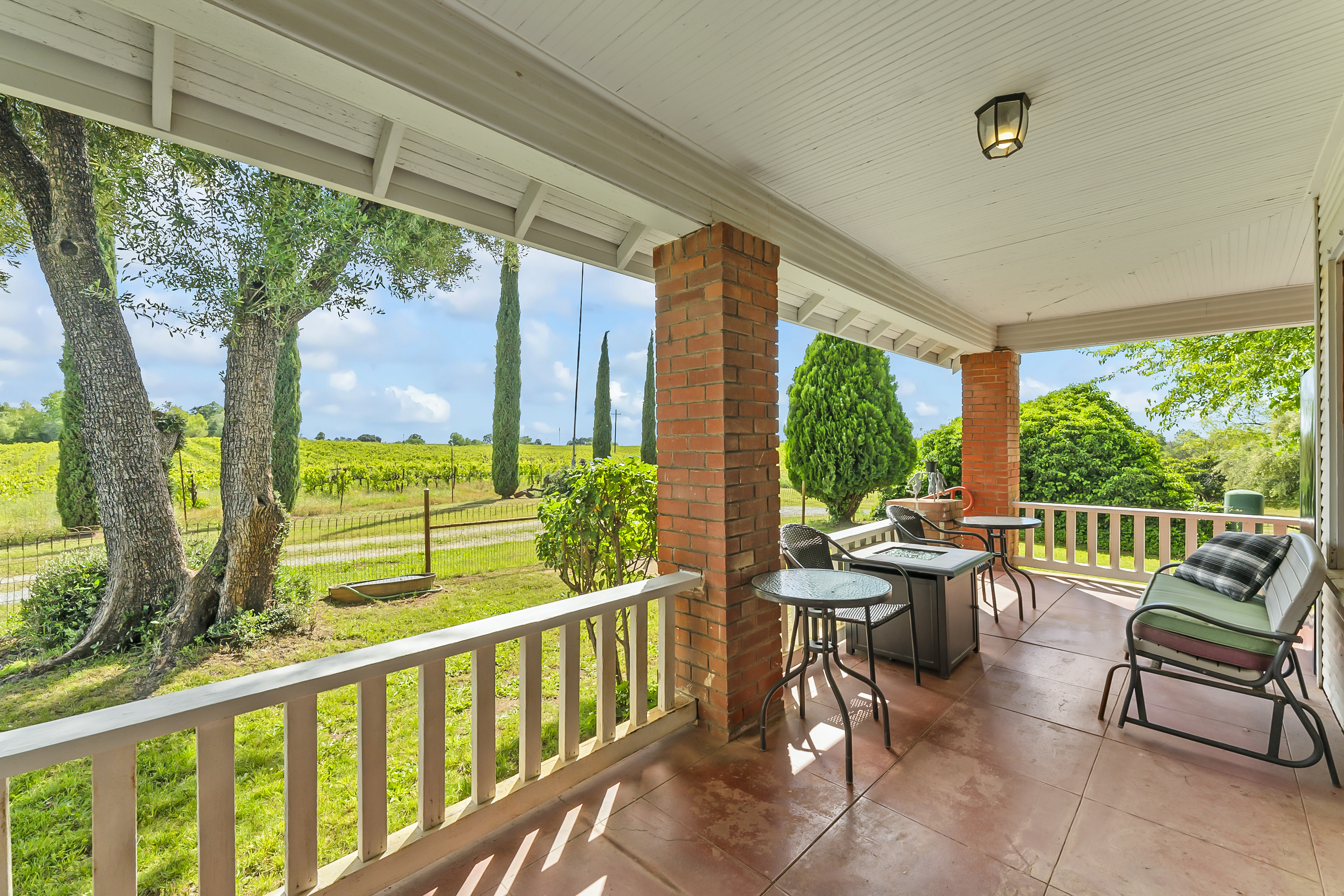  107 Acres - Seasonal Creek - Legacy - 物件實景