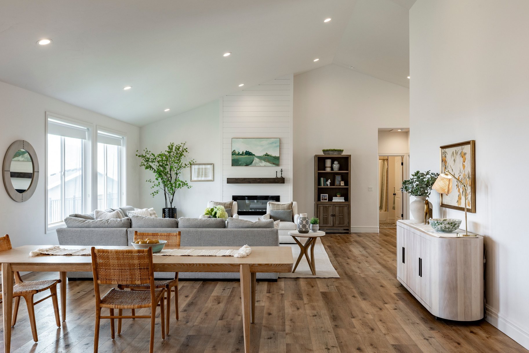  Custom Home with Fully Finished ADU Near Golf, Trails & Mountain Views - 物件實景