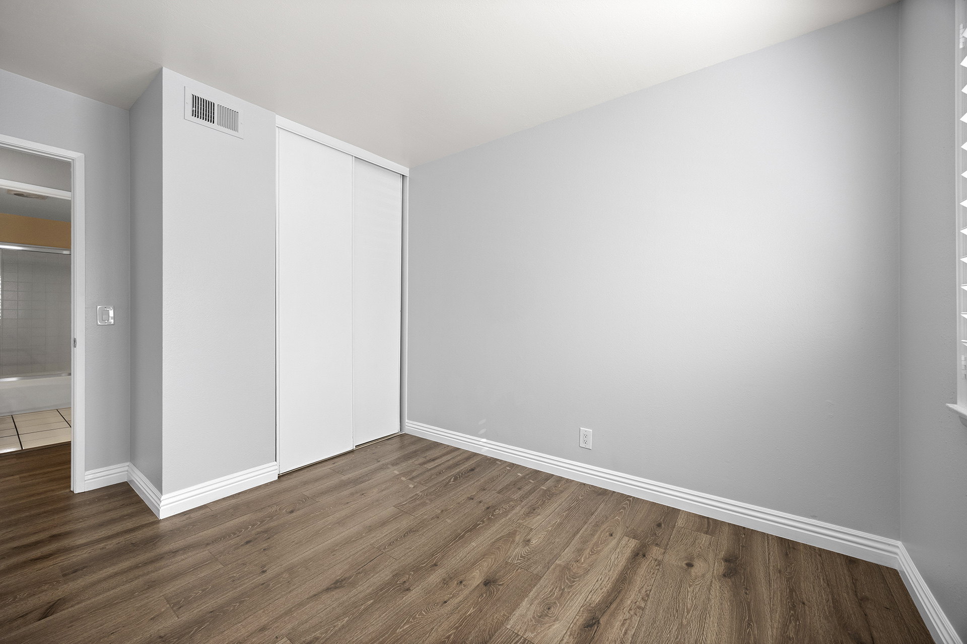 Anaheim, California, 92807, United States, 4 Bedrooms Bedrooms, ,3 BathroomsBathrooms,Residential,For Sale,1985718