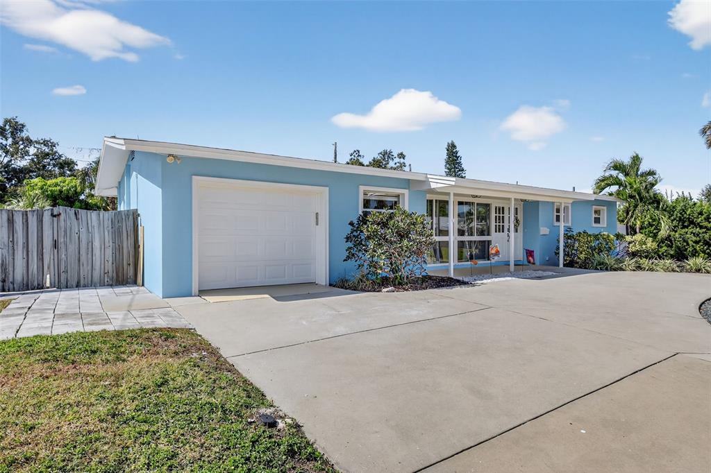 St Petersburg, Florida, 33711, United States, 3 Bedrooms Bedrooms, ,2 BathroomsBathrooms,Residential,For Sale,1989054