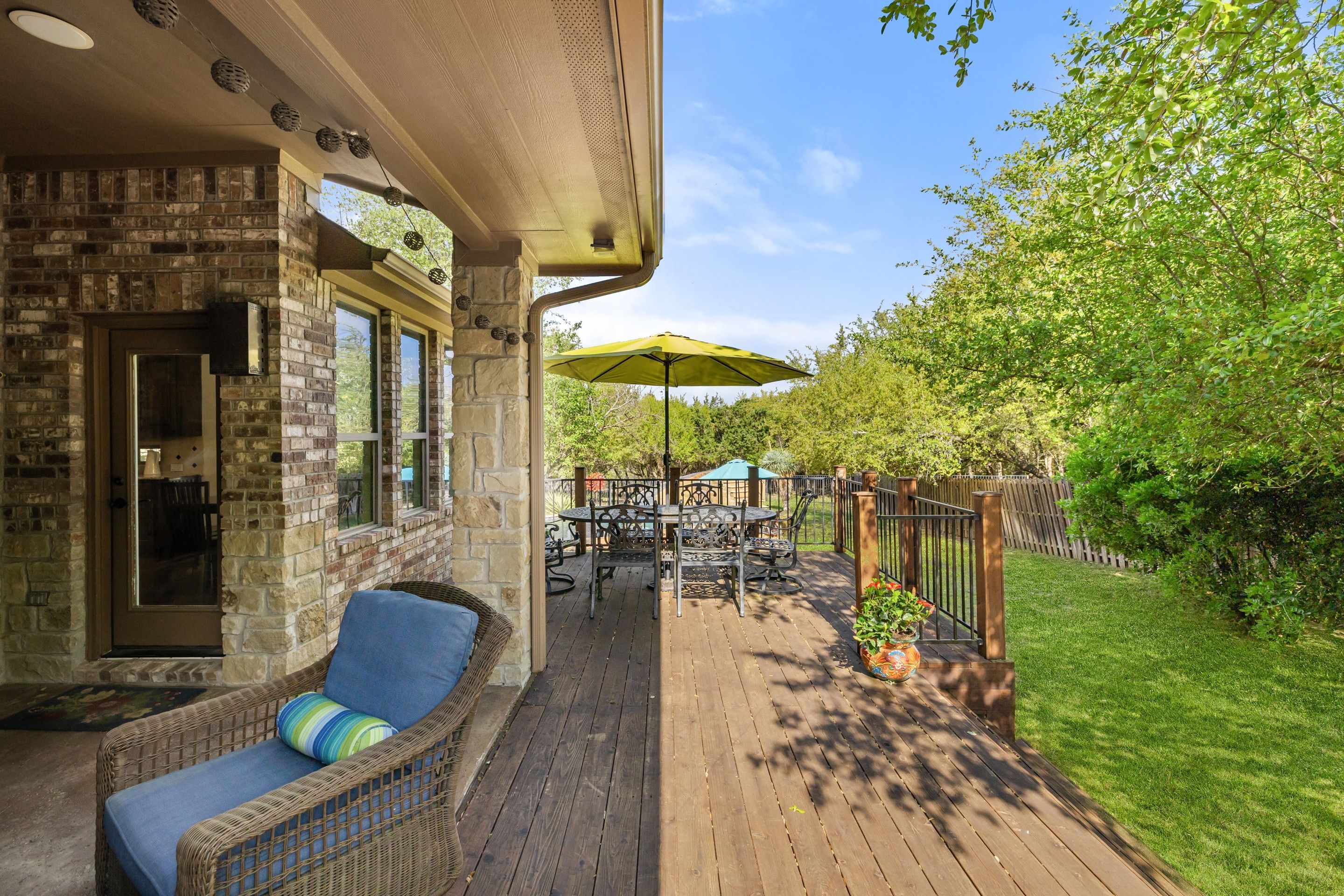  Refined Rocky Creek Living with Private Backyard Oasis - 物件實景