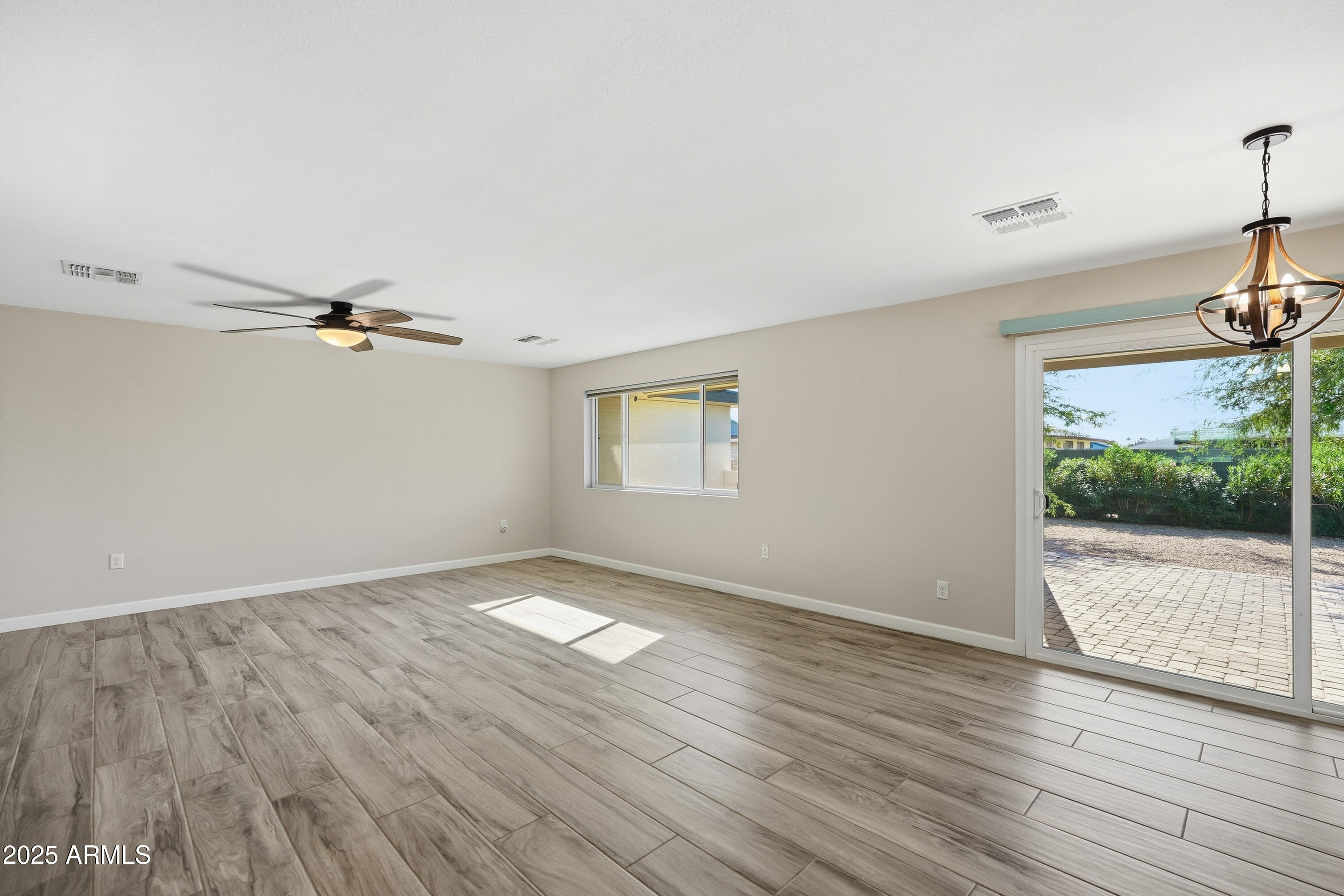 Sun City, Arizona, 85351, United States, 4 Bedrooms Bedrooms, ,2 BathroomsBathrooms,Residential,For Sale,1998355