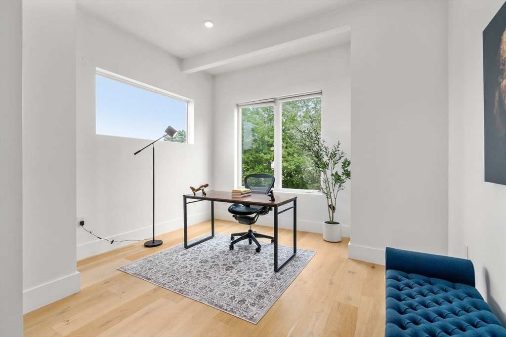 Somerville, Massachusetts, 02145, United States, 5 Bedrooms Bedrooms, ,5 BathroomsBathrooms,Residential,For Sale,1849882