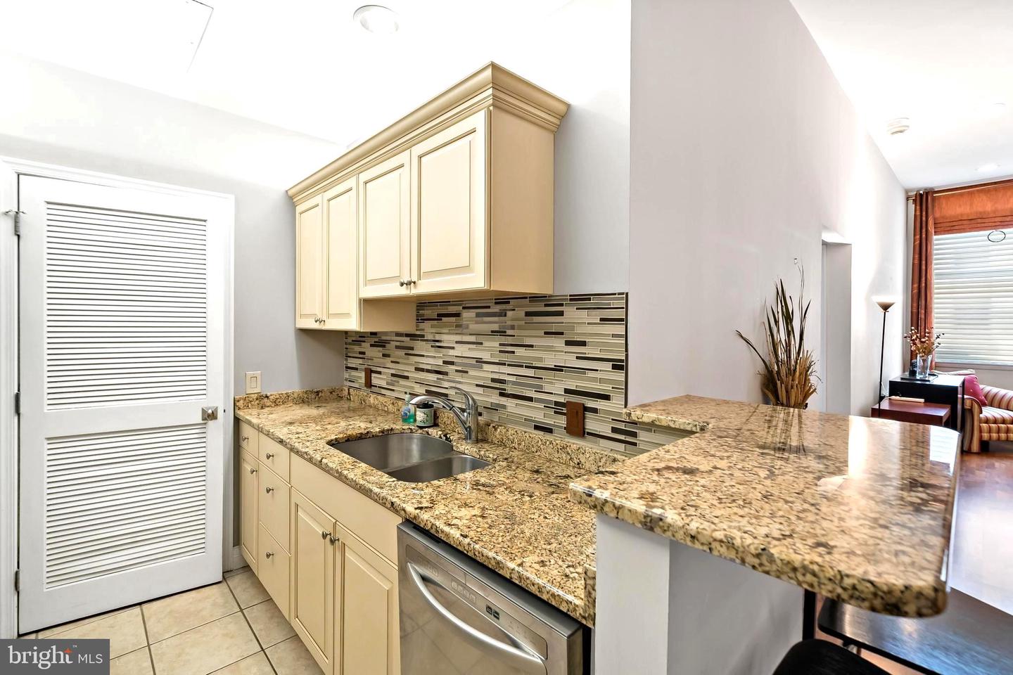 Philadelphia, Pennsylvania, 19103, United States, 2 Bedrooms Bedrooms, ,2 BathroomsBathrooms,Residential,For Sale,1901854