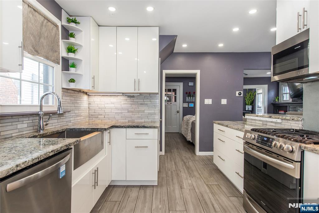 North Arlington, New Jersey, 07031, United States, 3 Bedrooms Bedrooms, ,2 BathroomsBathrooms,Residential,For Sale,1925684
