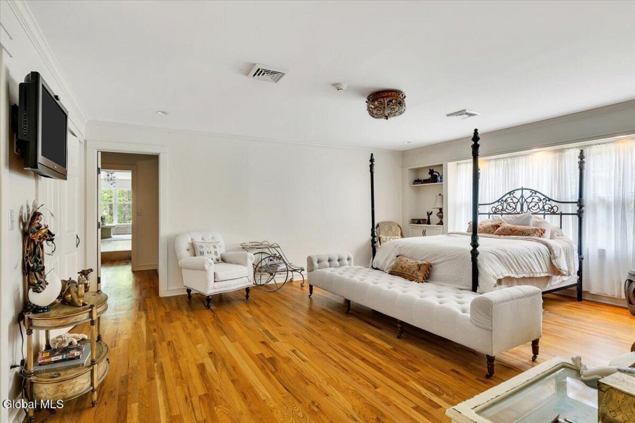 Queensbury, New York, 12804, United States, 4 Bedrooms Bedrooms, ,4 BathroomsBathrooms,Residential,For Sale,2003440