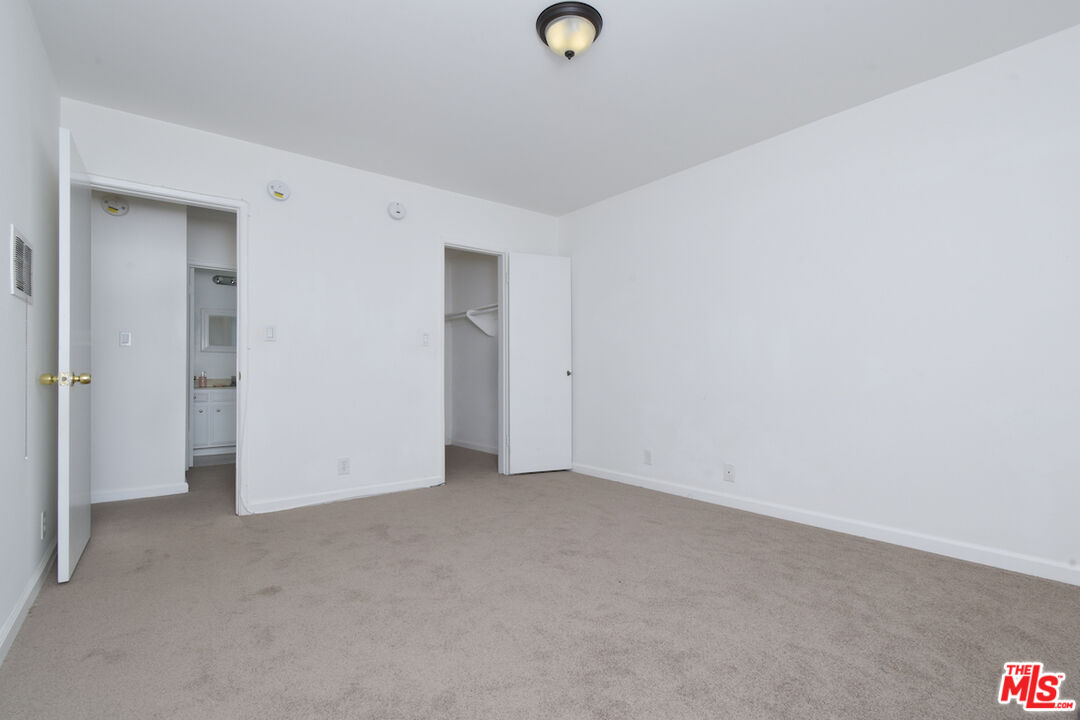Northridge, California, 91325, United States, 41 Bedrooms Bedrooms, ,Residential,For Sale,1877595