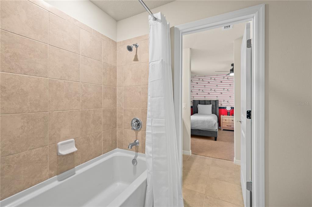 Davenport, Florida, 33897, United States, 9 Bedrooms Bedrooms, ,8 BathroomsBathrooms,Residential,For Sale,1964682