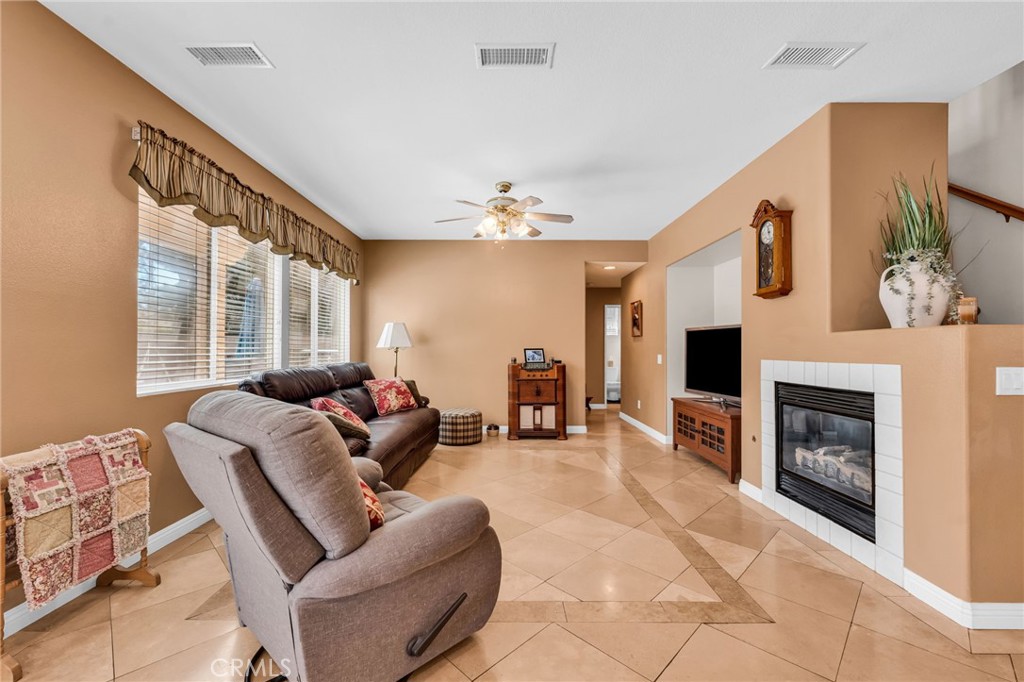 Eastvale, California, 92880, United States, 4 Bedrooms Bedrooms, ,3 BathroomsBathrooms,Residential,For Sale,1976783