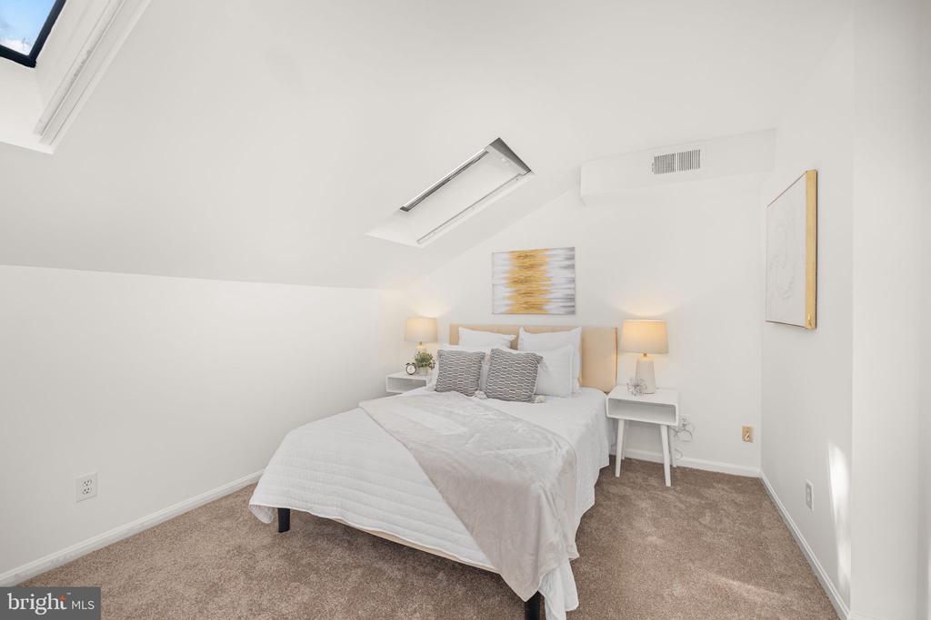 Washington, District of Columbia, 20009, United States, 2 Bedrooms Bedrooms, ,2 BathroomsBathrooms,Residential,For Sale,1981546