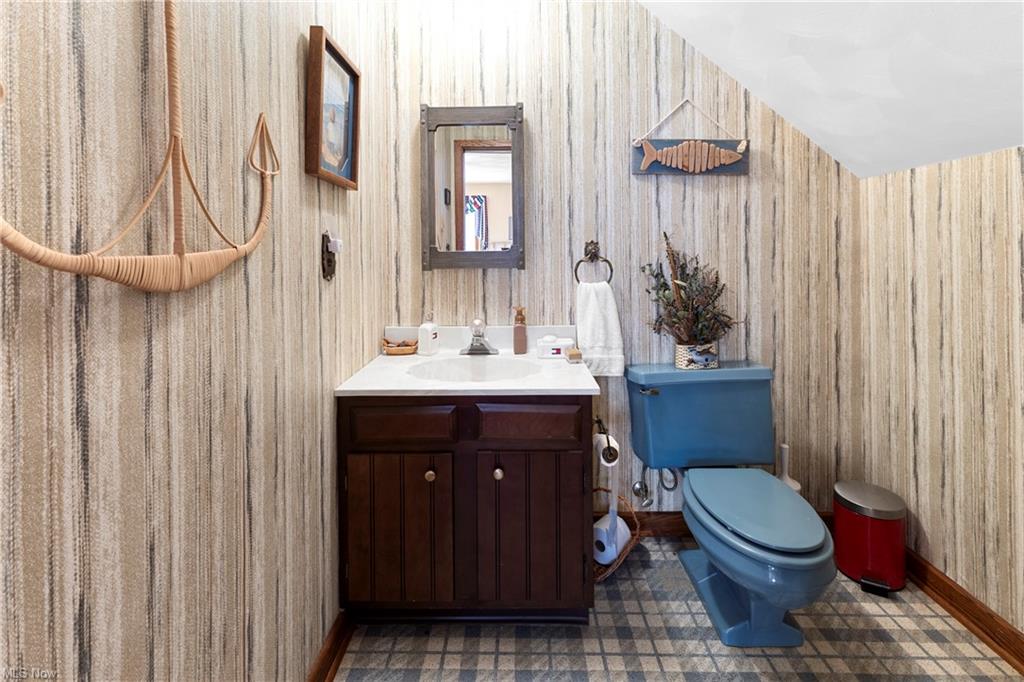 Chester, West Virginia, 26034, United States, 4 Bedrooms Bedrooms, ,3 BathroomsBathrooms,Residential,For Sale,1974553