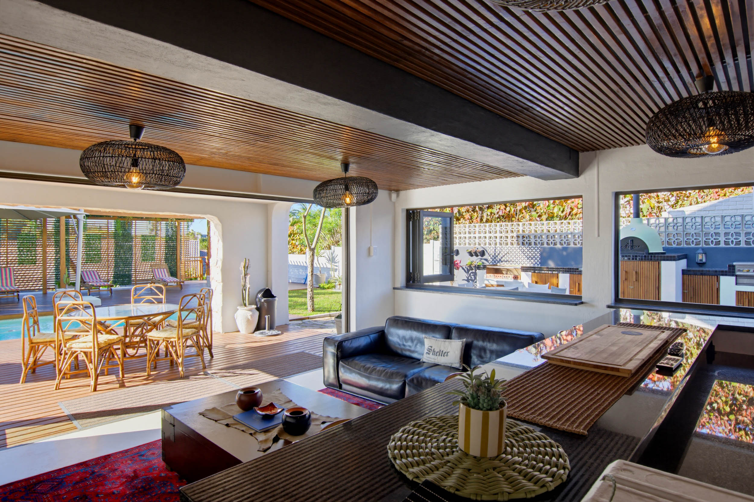  Fully Renovated Coastal Residence with Guest Flatlet and Sea Views in Salt Rock - 物件實景