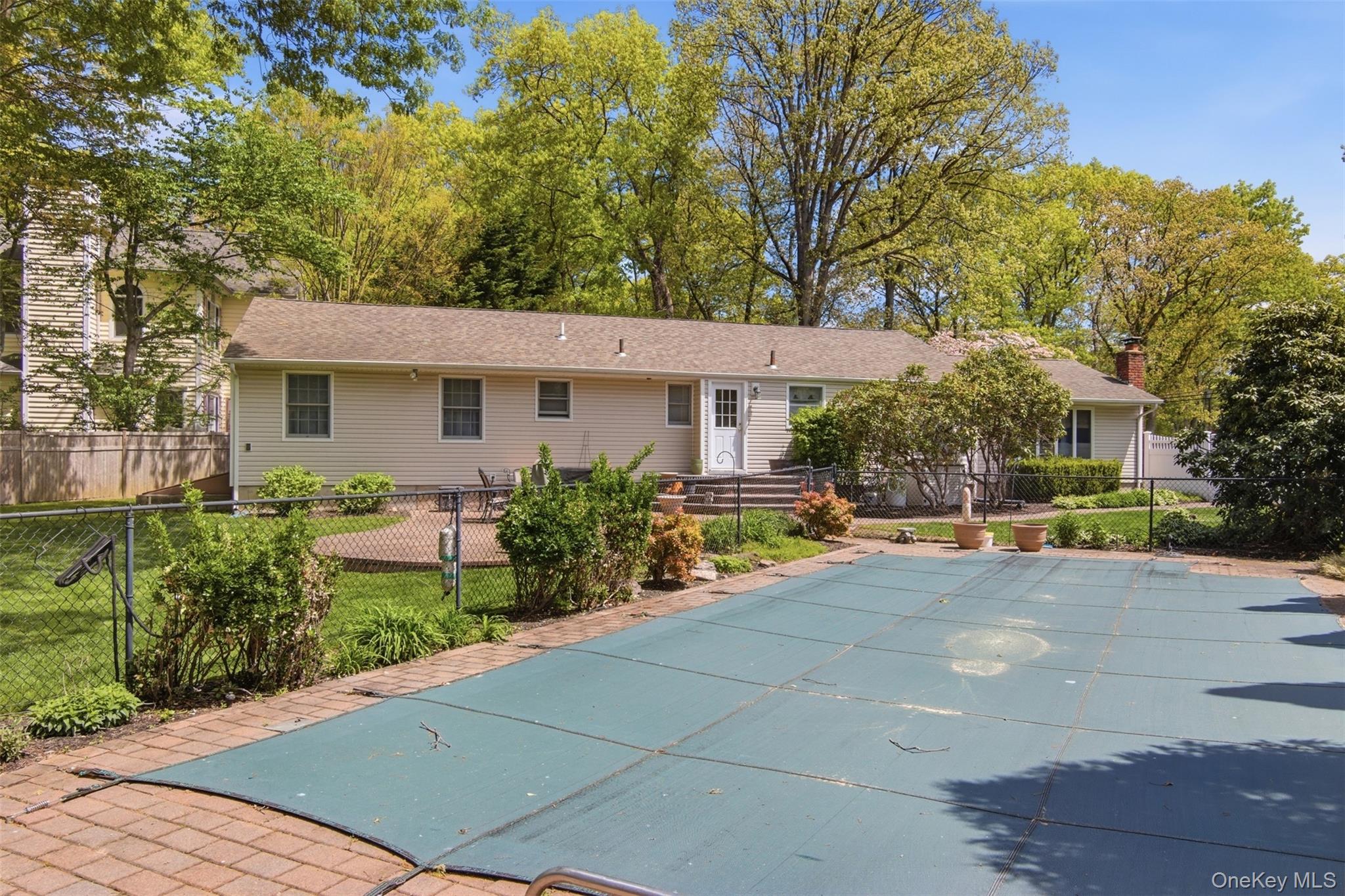  28 King Arthurs Court, Saint James, NY, 11780 - 物件實景