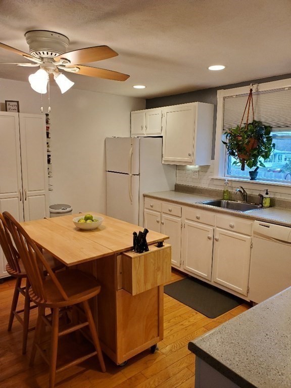 Peabody, Massachusetts, 01960, United States, 3 Bedrooms Bedrooms, ,3 BathroomsBathrooms,Residential,For Sale,1878356