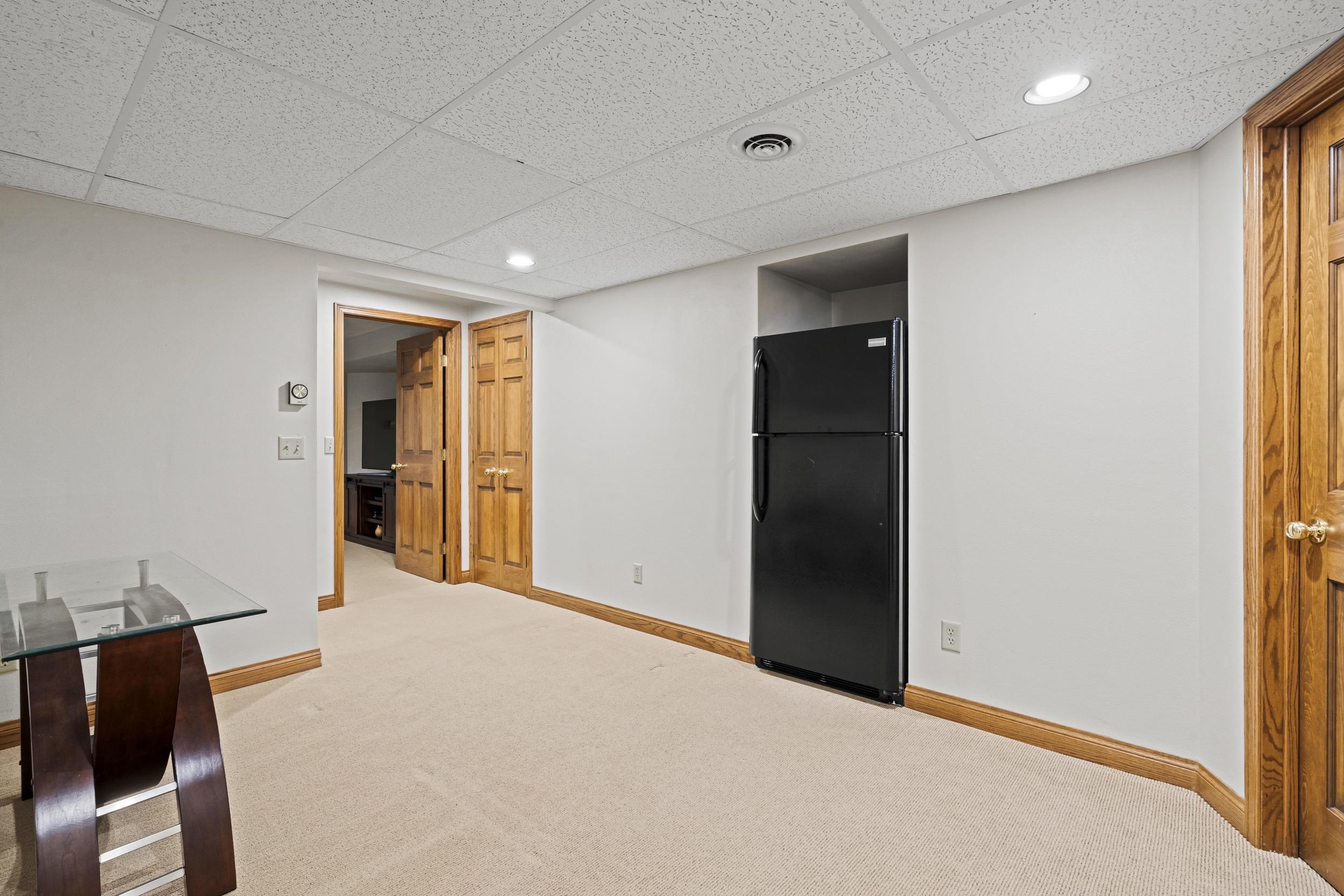 Appleton, Wisconsin, 54915, United States, 4 Bedrooms Bedrooms, ,4 BathroomsBathrooms,Residential,For Sale,1921997