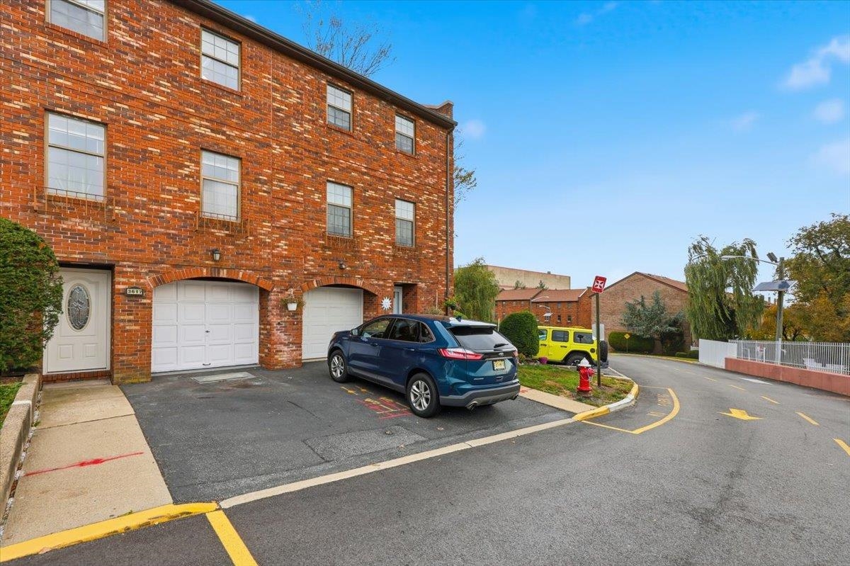 North Bergen, New Jersey, 07047, United States, 3 Bedrooms Bedrooms, ,3 BathroomsBathrooms,Residential,For Sale,1987703