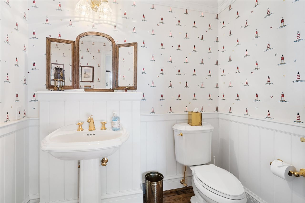 Harbor Springs, Michigan, 49740, United States, 7 Bedrooms Bedrooms, ,8 BathroomsBathrooms,Residential,For Sale,2000419