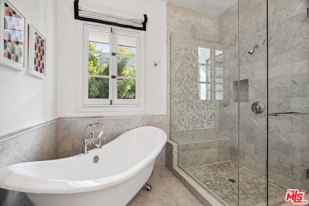 Beverly Hills Post Office, California, 90210, United States, 5 Bedrooms Bedrooms, ,6 BathroomsBathrooms,Residential,For Sale,1723543