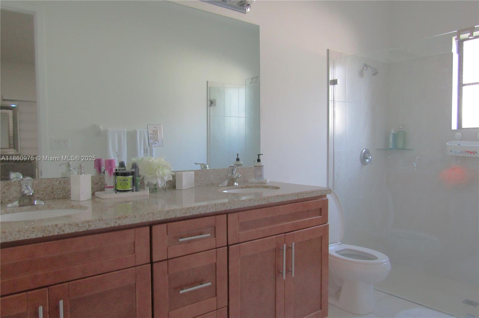 Miami, Florida, 33157, United States, 4 Bedrooms Bedrooms, ,3 BathroomsBathrooms,Residential,For Sale,1939963