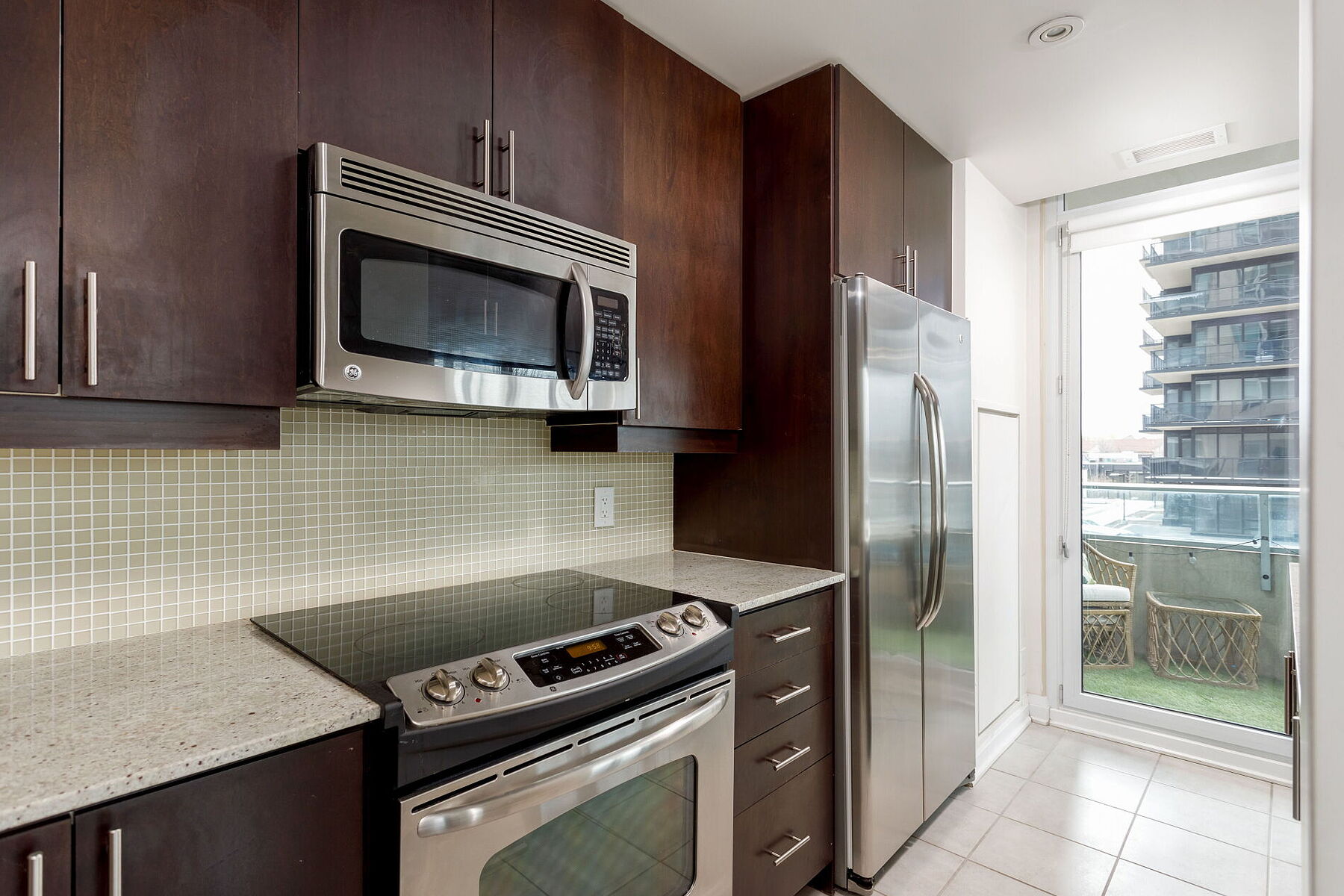  Spacious and Bright Condo - 物件實景