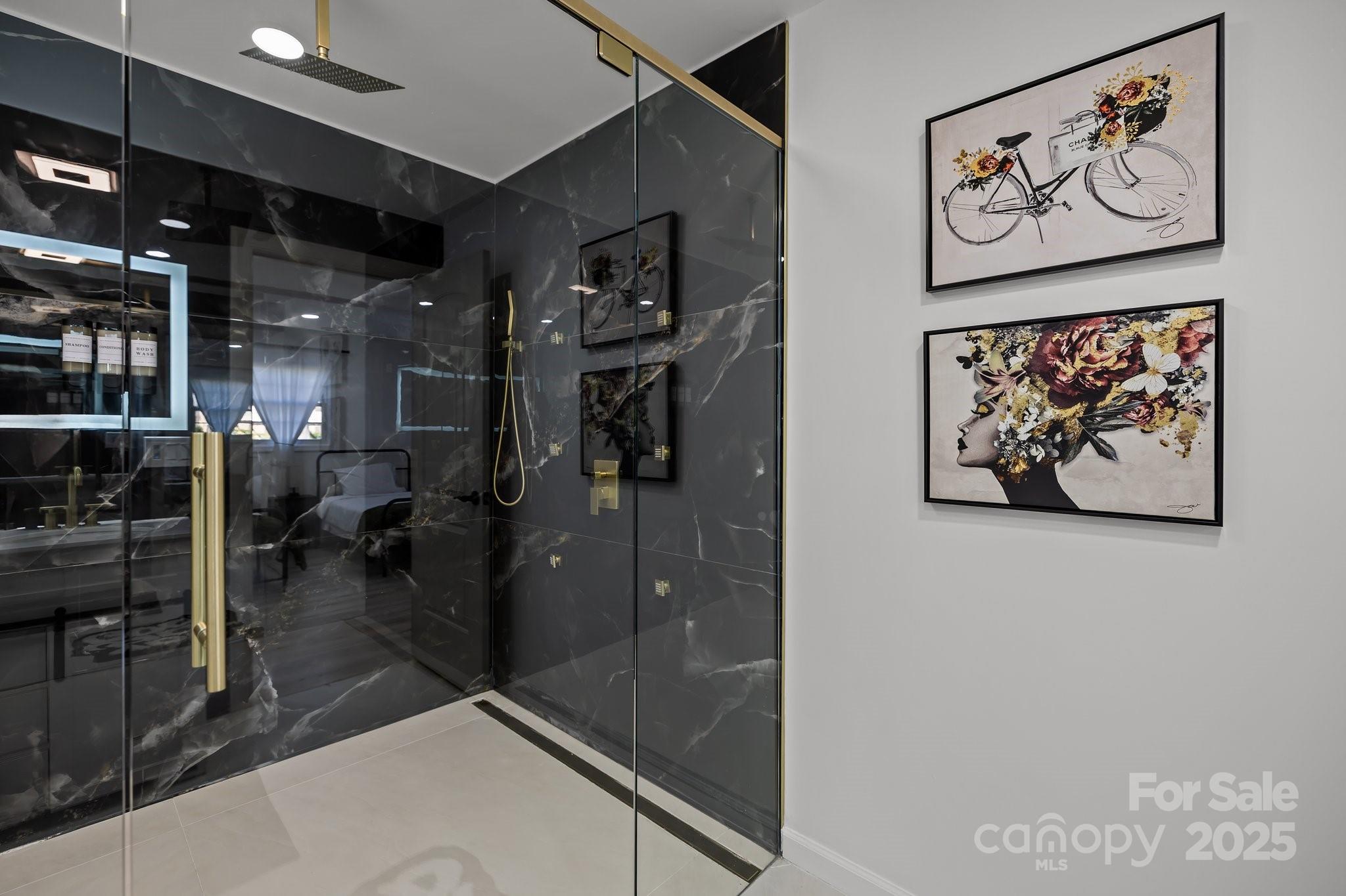 Matthews, North Carolina, 28105, United States, 5 Bedrooms Bedrooms, ,4 BathroomsBathrooms,Residential,For Sale,2003346