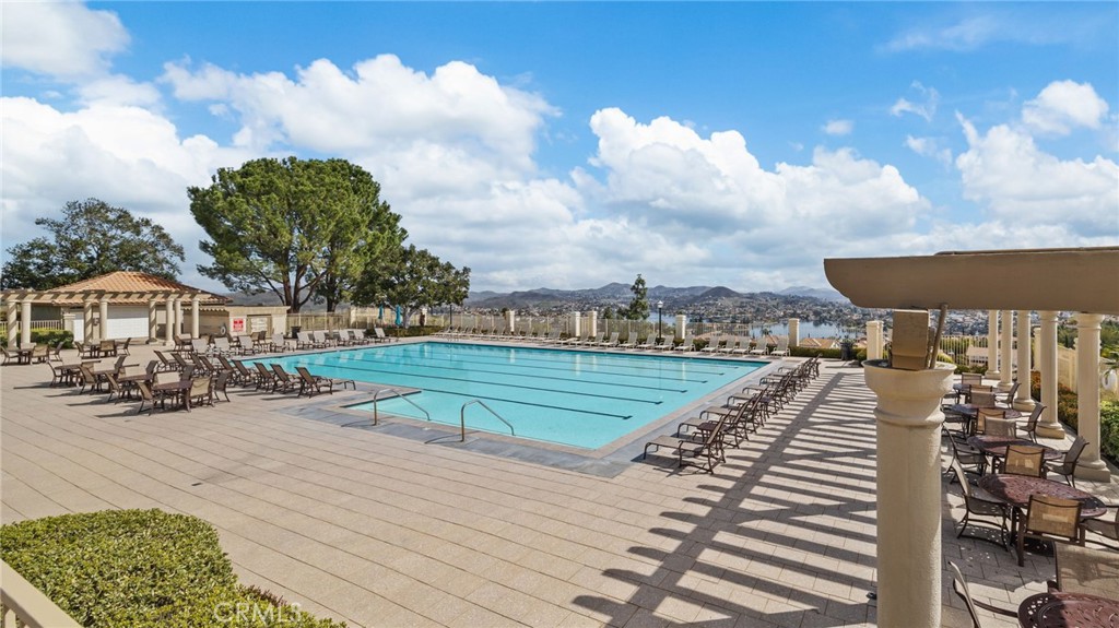 Lake Elsinore, California, 92532, United States, 4 Bedrooms Bedrooms, ,3 BathroomsBathrooms,Residential,For Sale,2048913