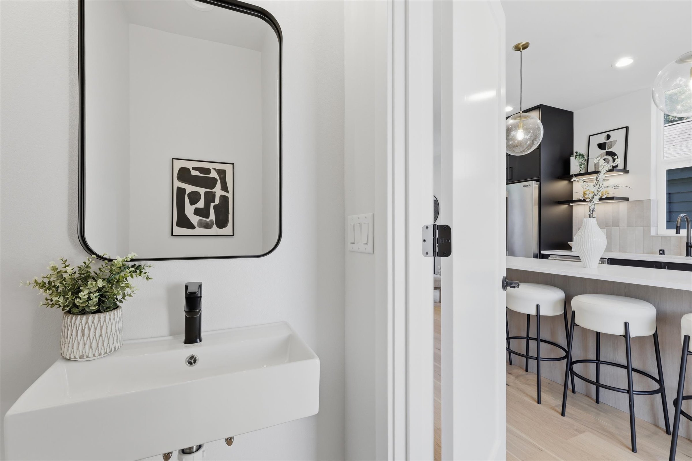  4233 S Bradford St, Seattle, WA 98118 - 物件實景