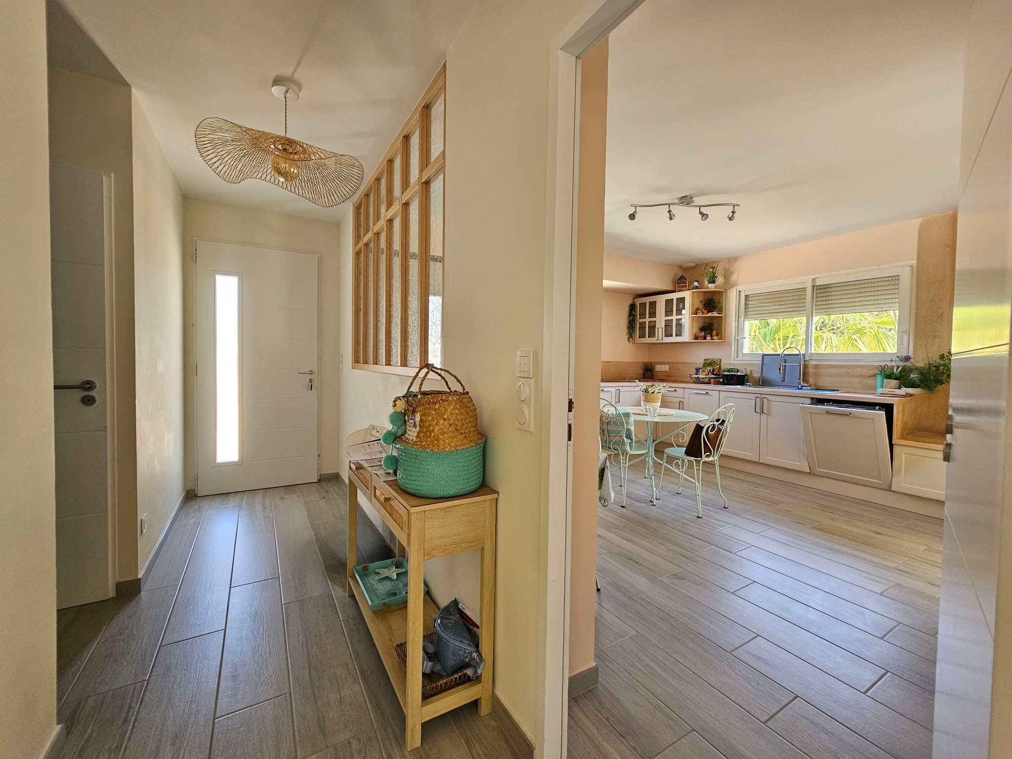  CONTEMPORARY VILLA IN A PRIVATE SETTING - 物件實景