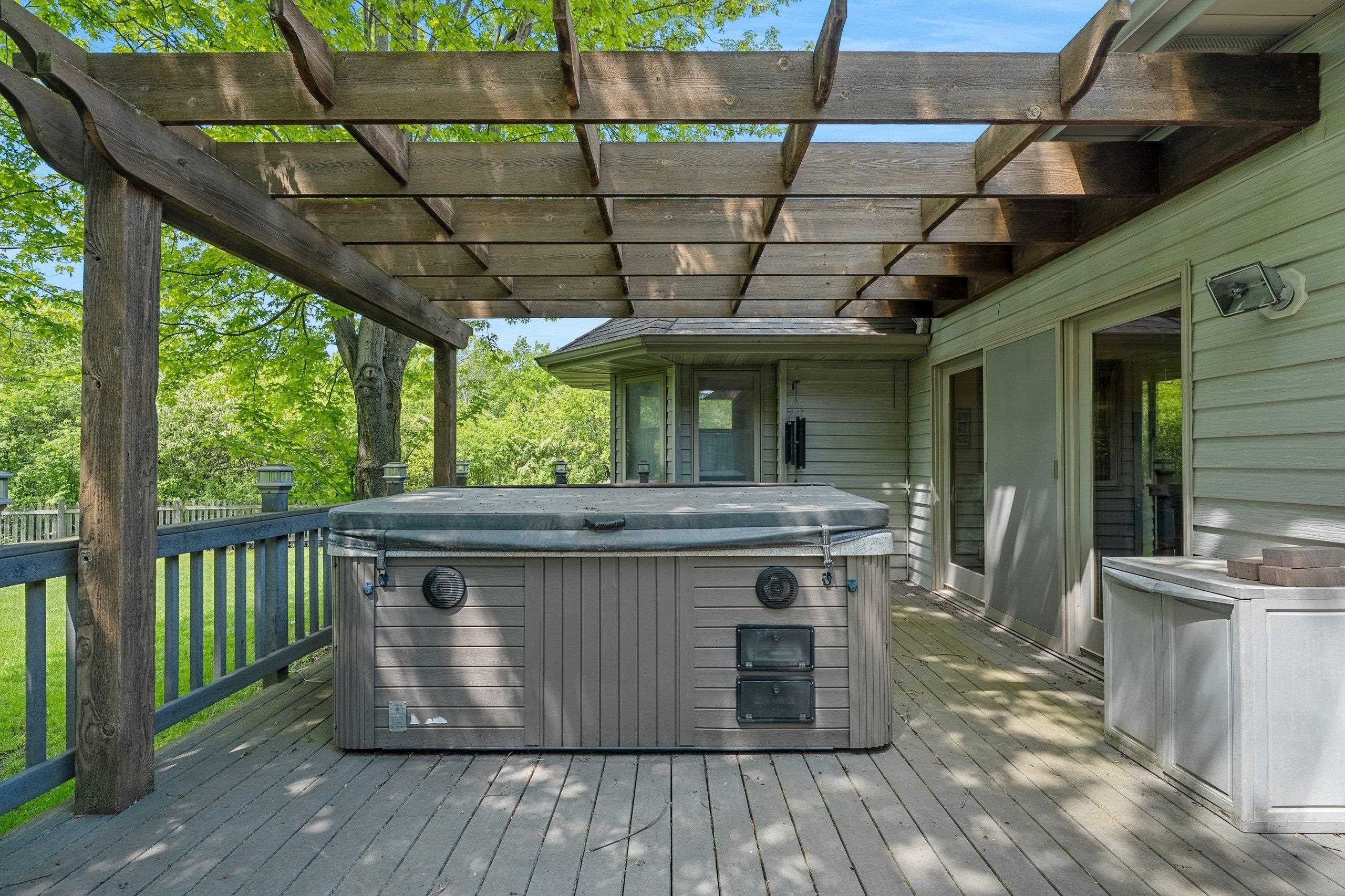 DE PERE, Wisconsin, 54115-9240, United States, 4 Bedrooms Bedrooms, ,4 BathroomsBathrooms,Residential,For Sale,2048017