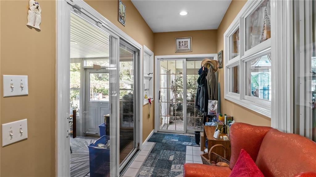 Barrington, Rhode Island, 02806, United States, 3 Bedrooms Bedrooms, ,3 BathroomsBathrooms,Residential,For Sale,2012853