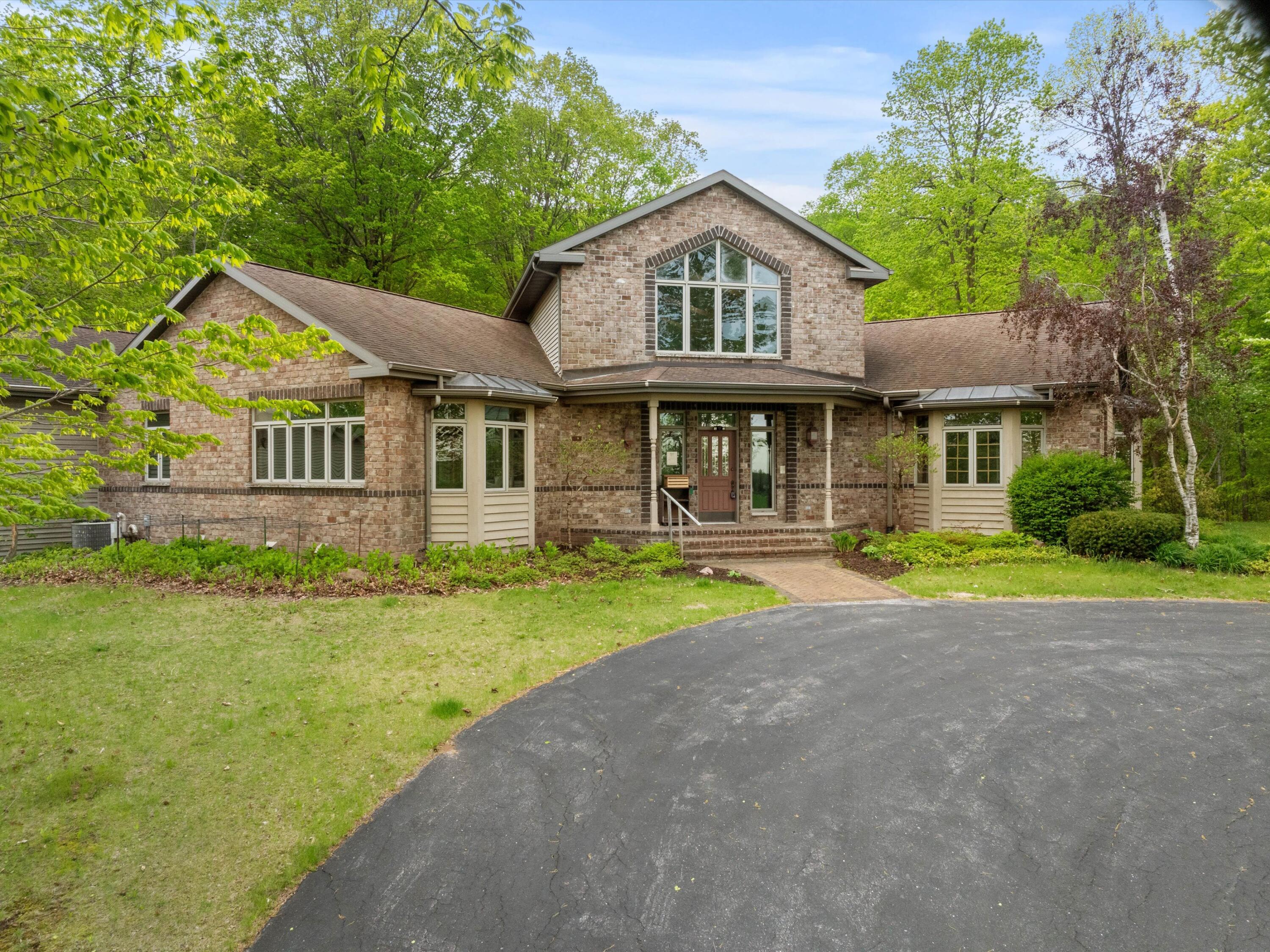 Eaton, Wisconsin, 54245, United States, 3 Bedrooms Bedrooms, ,4 BathroomsBathrooms,Residential,For Sale,1926569