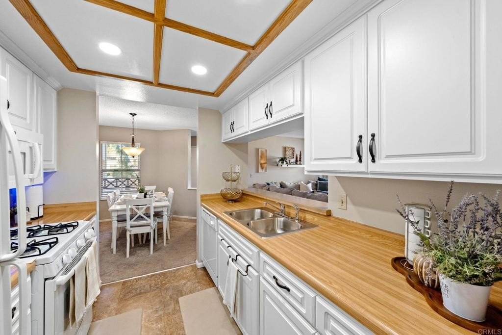 Chula Vista, California, 91913, United States, 2 Bedrooms Bedrooms, ,2 BathroomsBathrooms,Residential,For Sale,1745027