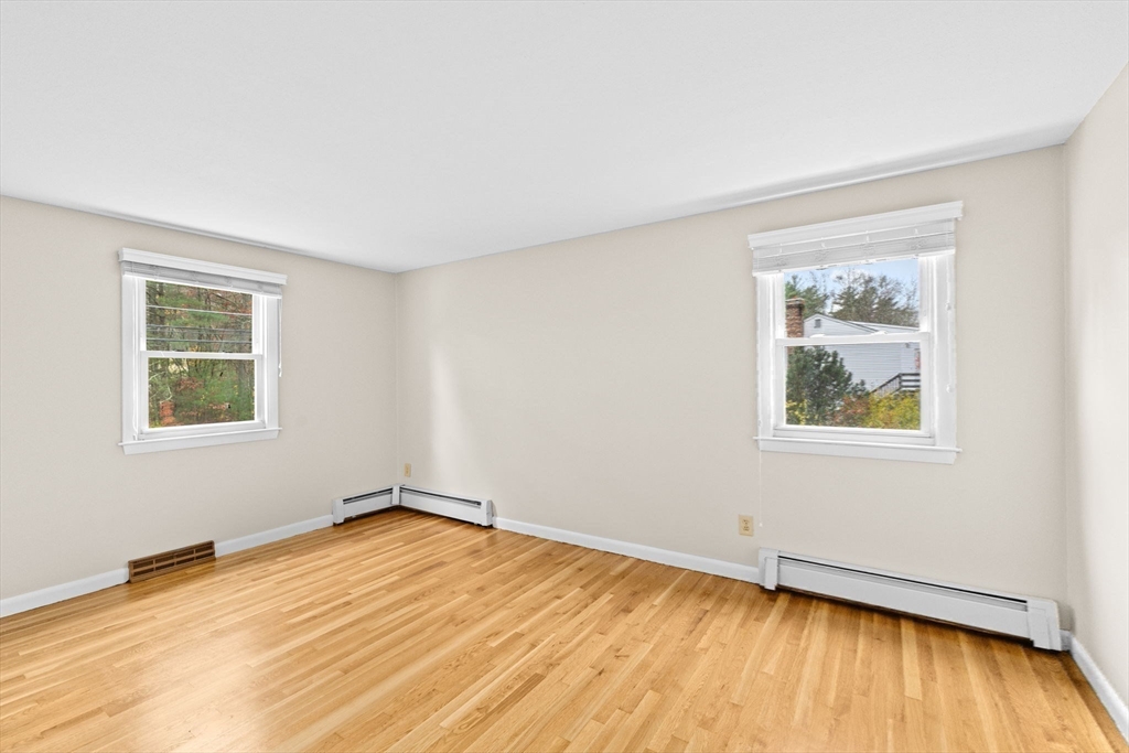 Mansfield, Massachusetts, 02048, United States, 3 Bedrooms Bedrooms, ,2 BathroomsBathrooms,Residential,For Sale,1991950