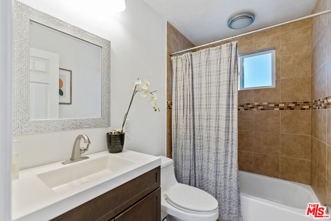 Calabasas, California, 91302, United States, 4 Bedrooms Bedrooms, ,4 BathroomsBathrooms,Residential,For Sale,2002110